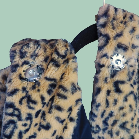 Kendal + Kylie Jenner Women's faux fur Animal print jacket - Picture 4 of 13